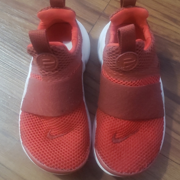 Nike - Picture 8 of 8